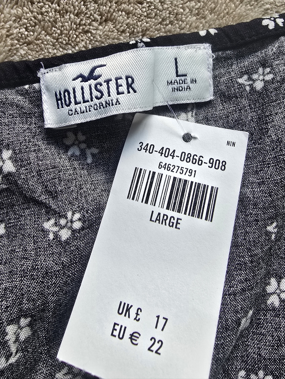 NWT Hollister tank topWomens size large Black And White Floral Tie Straps Floral - Picture 7 of 7